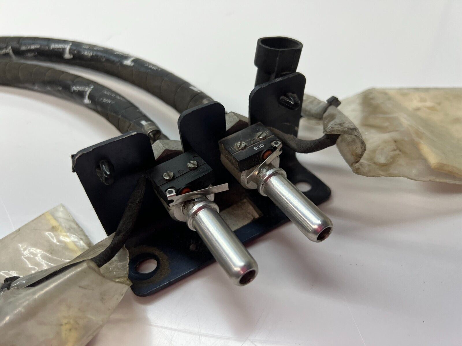 LAMBORGHINI MURCIELAGO MICRO SWITCH  PIPE UNION CONNECTOR UNIT OEM 07L907457 