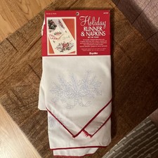 BUCILLA - New Embroidery 1998 Doves & Holly Holiday Runner, 4 Napkins #64759