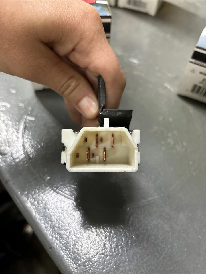 Interruptor de control del soplador de climatización BWD BL8, modelos Ford/Lincoln/Mercury 75-98 seleccionados Foto 4 de 4