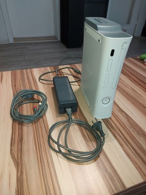 Microsoft Xbox 360 Premium 60GB Weiß Spielekonsole (B4J-00181)