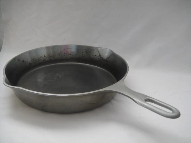 Vintage Griswold Iron Mountain Plated Cast Iron #8 1033 Skillet + Heat Ring