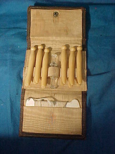 Early 20thc TRAVEL CLOTHESPINS w LINE Set in CASE