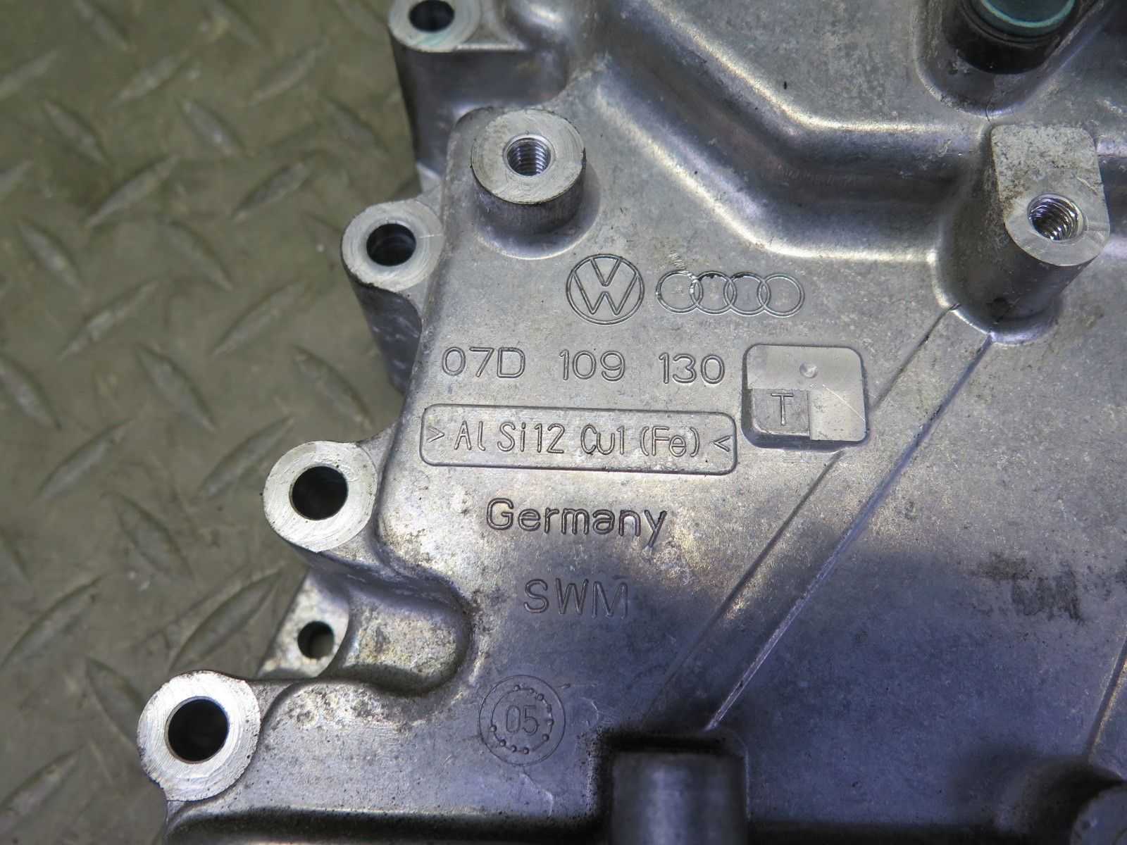 2006-2012 BENTLEY FLYING SPUR 6.0L ENGINE RIGHT TIMING CHAIN COVER