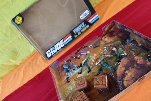 G.I. Joe 25th An. TRU excl FireFly vs grunts Pack open with bonus 2 figs NEW - Picture 16 of 24
