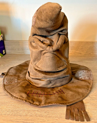 Harry Potter Zauberwelt interaktiver sprechender Sortierhut getestet & funktionsfähig