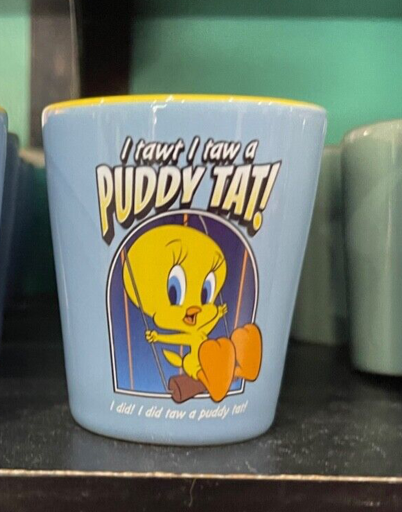 Six Flags Magic Mountain Looney Tunes Tweety Bird I Tawt I taw A