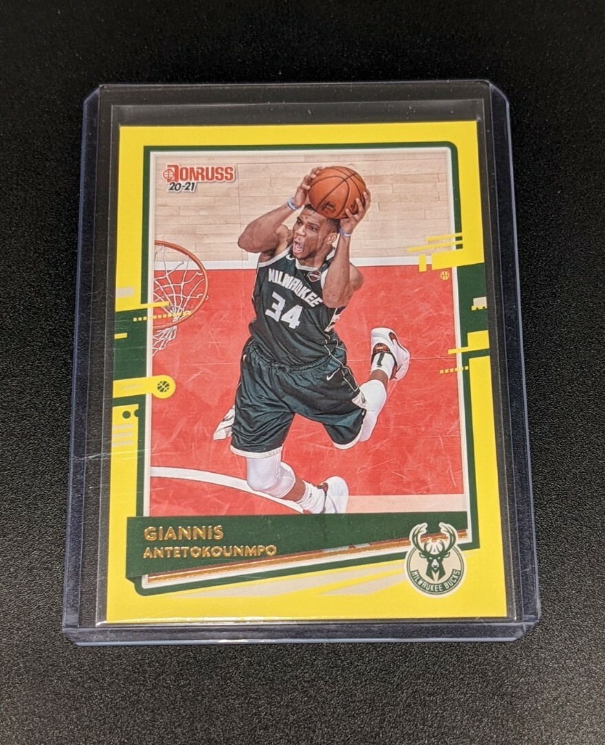 Giannis Antetokounmpo 2020-21 Donruss Yellow Flood Parallel SP #104 Bucks