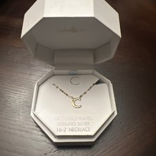 Collar Isabella M Chapado en Oro Plata de Ley 16” con el Dije Letra “C”
