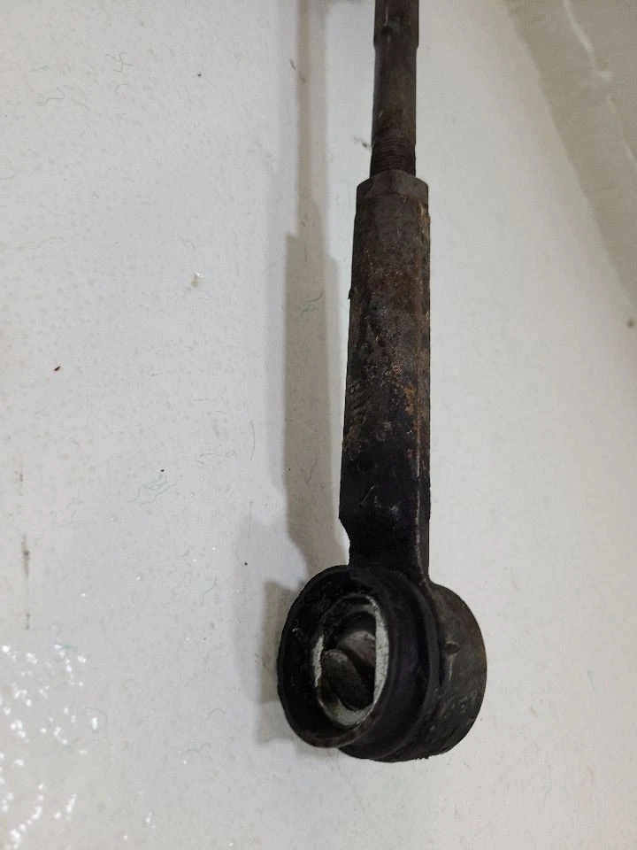  2007 - 2014 CADILLAC  ESCALADE Steering Gear Rack Power Rack And Pinion  - Image 3 of 4