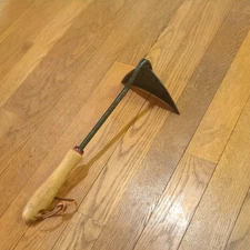 Barebones Living Triangle Hoe Heat-Treated Stainless Blade Bamboo Handle