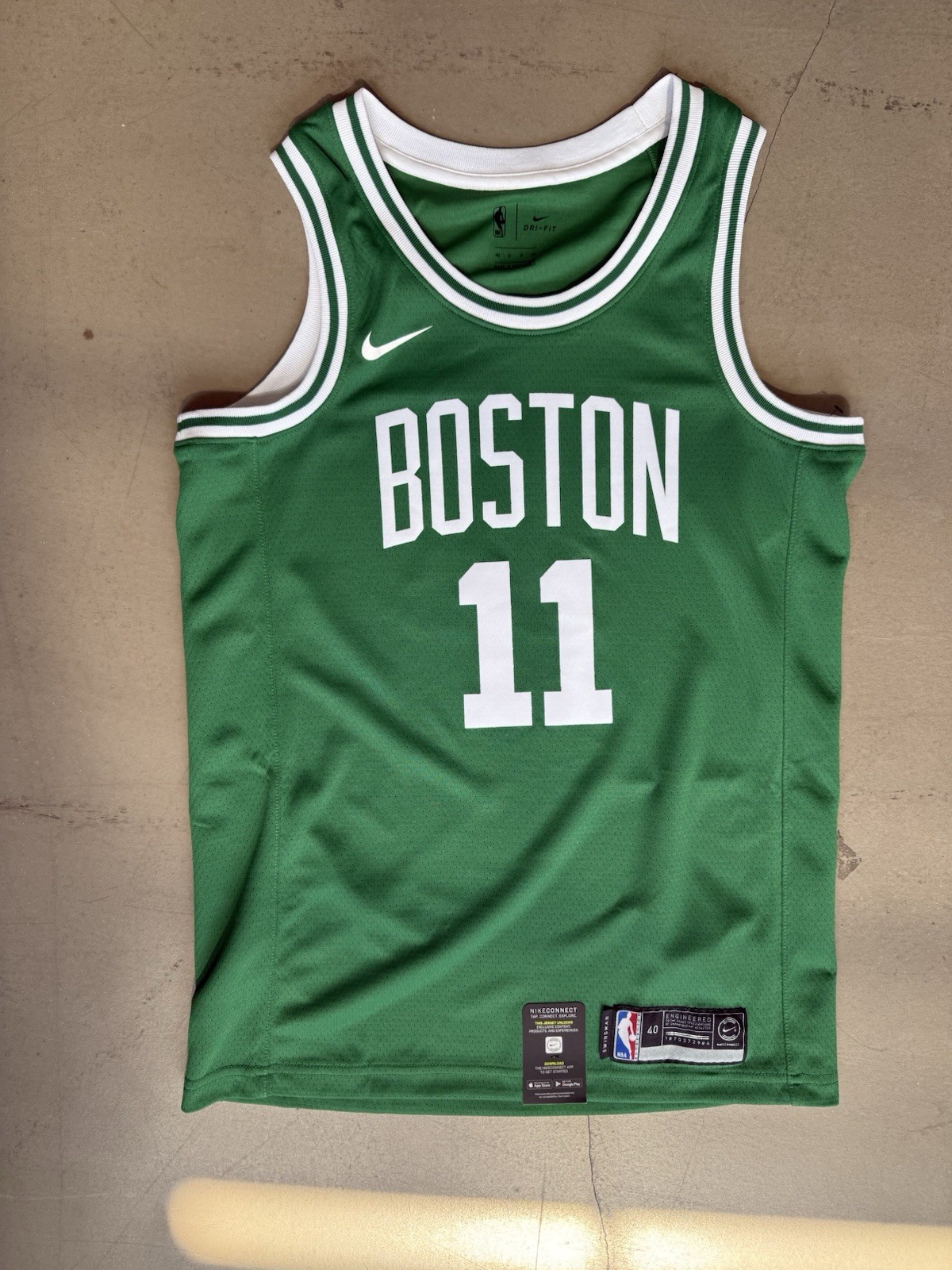 Nike Boston Celtics Kyrie Irving #11 NBA Swingman Jersey Small Green
