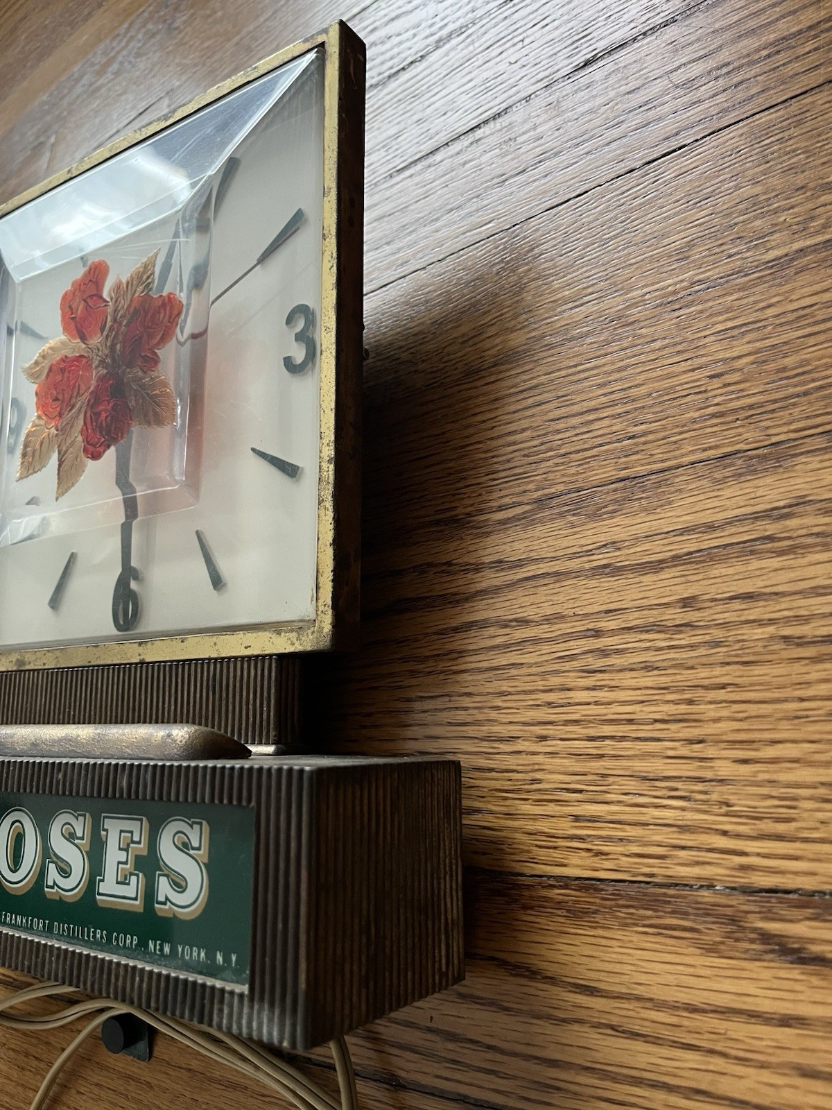 Vintage Four Roses Whiskey Advertising Clock