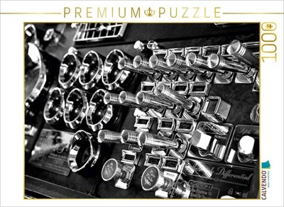 CALVENDO Puzzle Ein Motiv aus dem Kalender KENWORTH W900B - in Schwarzweiß 1000