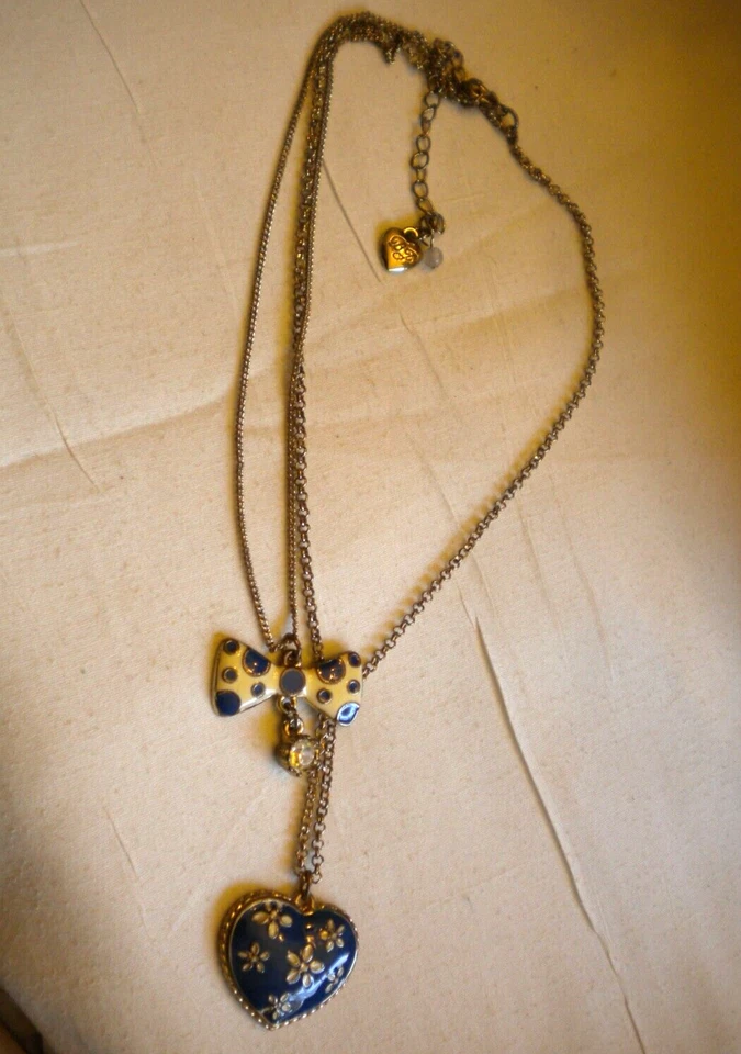 COLLAR BETSEY JOHNSON VINTAGE LAZO DE LUNARES AZUL Y BLANCO Y CORAZÓN FLORAL Foto 2 de 4