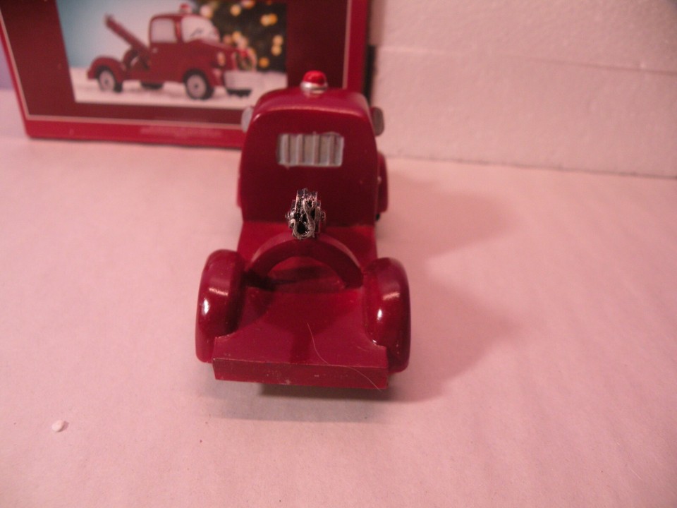 Kohl's St. Nicholas Square Christmas Village TOWING COMPANY Red Tow
