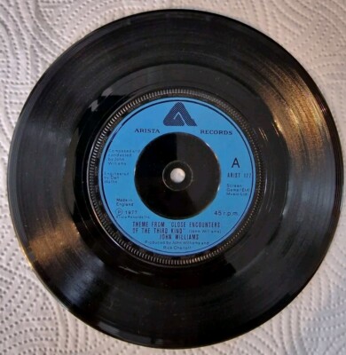 JOHN WILLIAMS - THEME FROM CLOSE ENCOUNTERS OF THE THIRD KIND 7'' VINYL SINGLE.