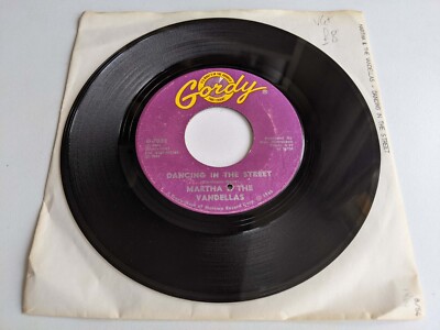 Martha & The Vandellas - Dancing In The Street / There He Is - Gordy 7'' 45 RPM