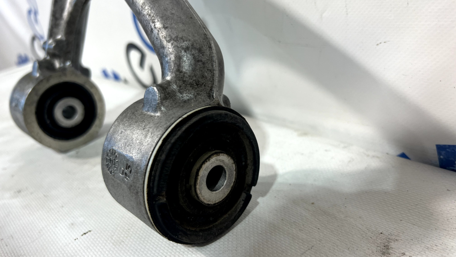 ASTON MARTIN V8 VANTAGE REAR RIGHT SIDE UPPER CONTROL ARM OEM 2007 - 2010 ✔️