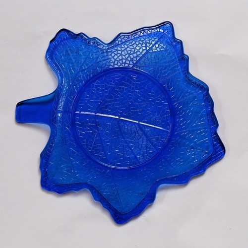 Set of 3 LE Smith Mt. Pleasant Cobalt Blue Glass Leaf Plates 8 1/4" - Bild 7 von 7