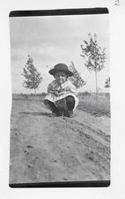 EARLY 20th CENTURY CHILD Vintage FOUND POSTCARD Real Photo RPPC bw  46 LA 81 L