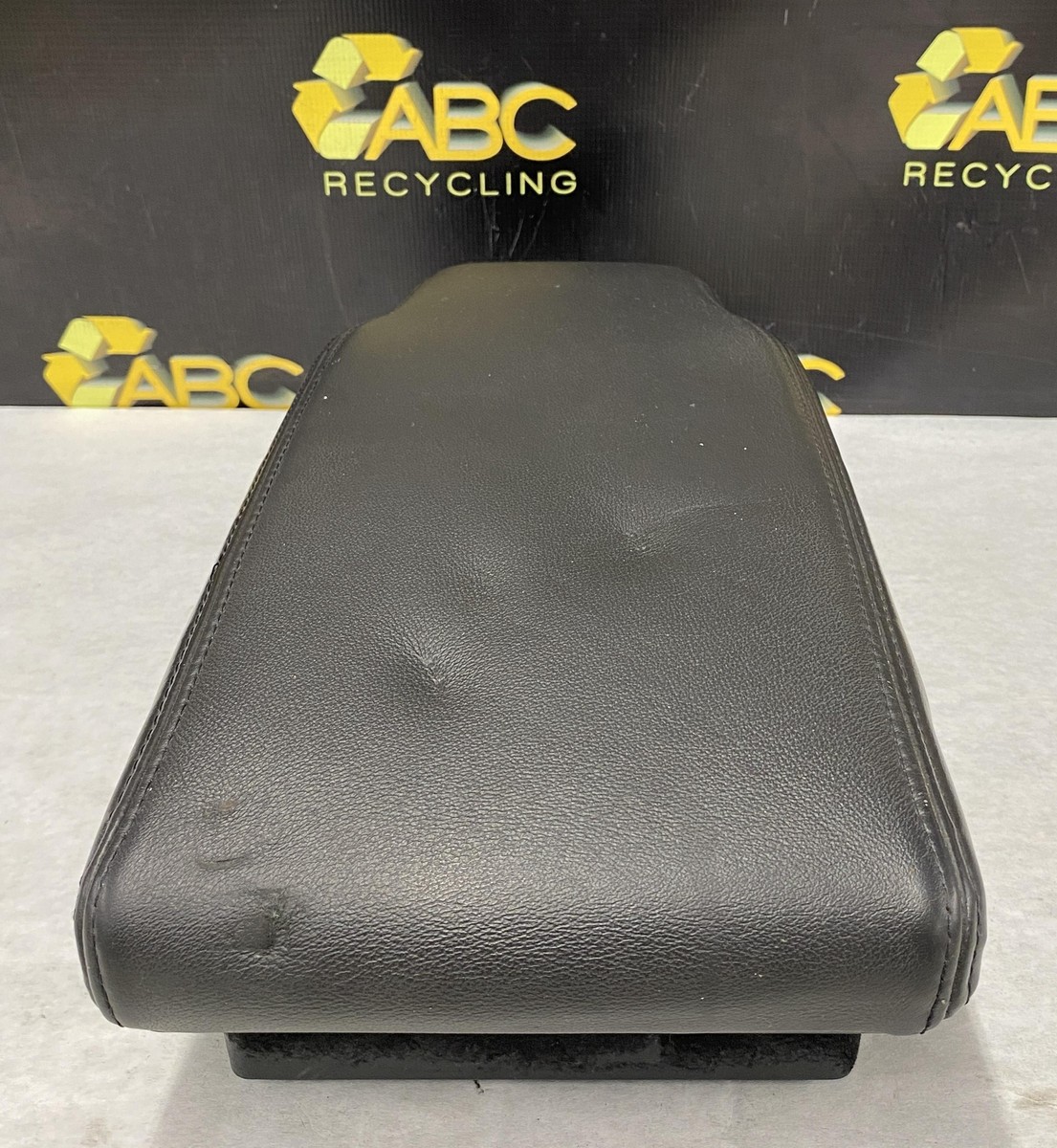 ホッグス 1984-1989 Nissan 300ZX OEM Manual Center Console with Lid