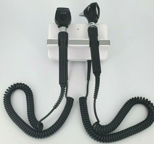 Amico 3.5v Diagnostic Set with Otoscope / Ophthalmoscope Wall