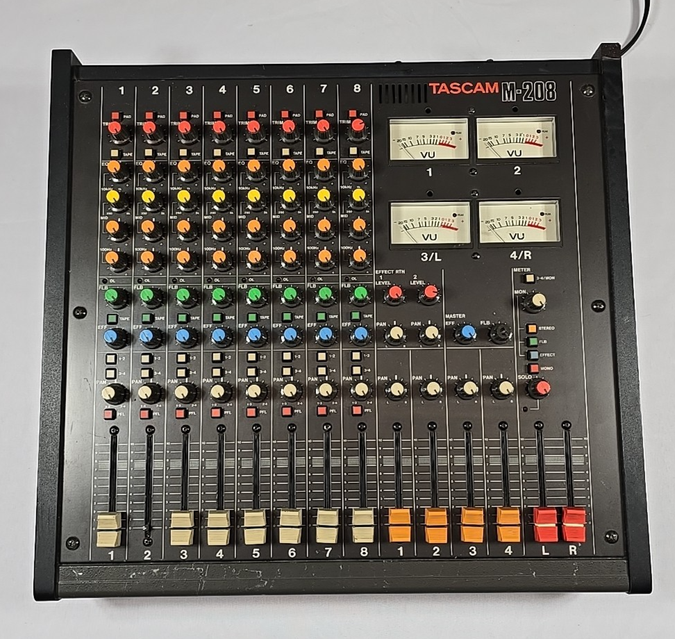 TASCAM M-308 ミキサー Mixer Tascam M-308 Service - Cleaning & Restoring - YouTube