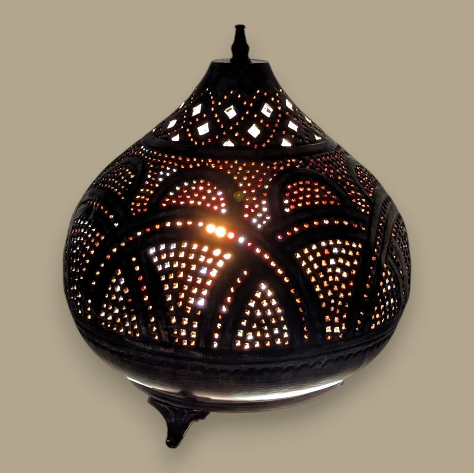 Lámpara de mesa cúpula filigrana de latón antigua hecha a mano BR293 marroquí perforada a mano Foto 4 de 4