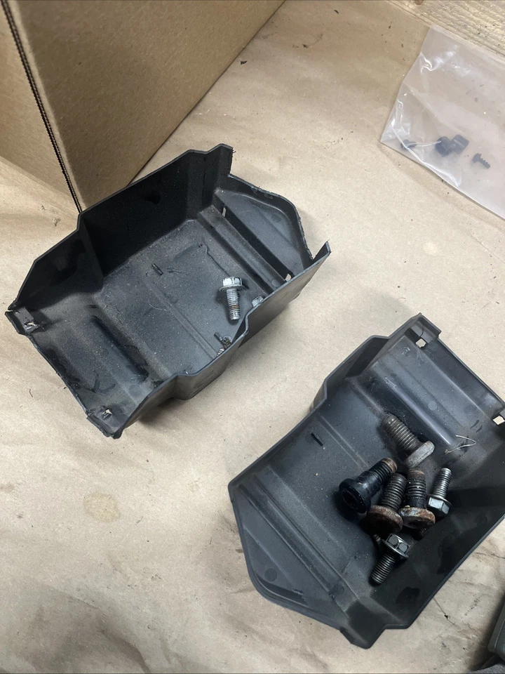 91-92 Convertible Rear Seatbelts w/Hardware - Image 4 of 4