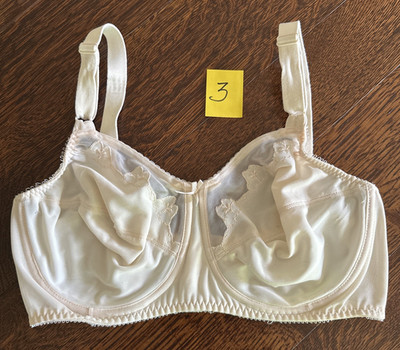 Bali Women's Flower Underwire Ivory or Cream Bra Style 0180  Sz 34DD