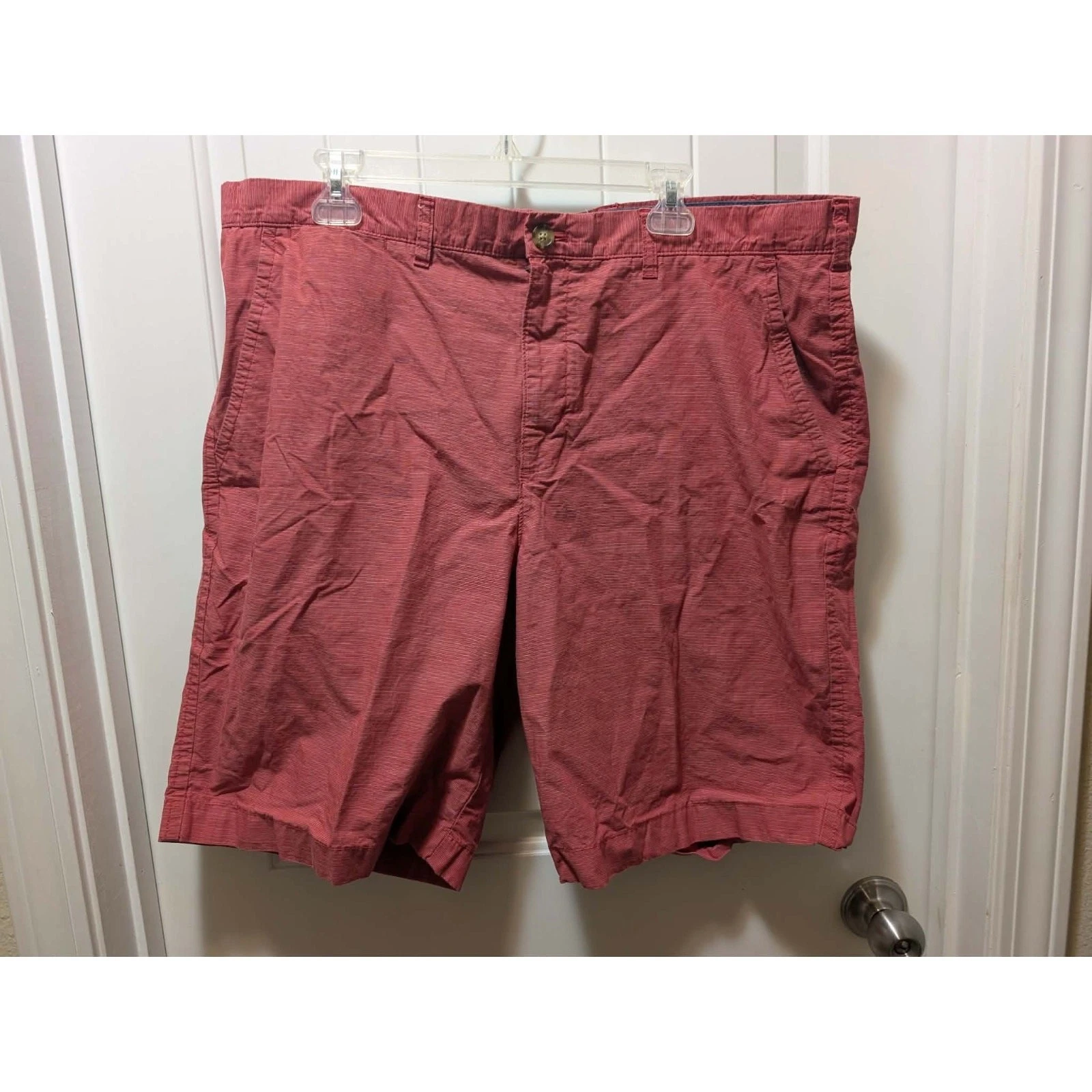 Tommy Hilfiger Lightweight Shorts Men's Size 40 Red Pinstripe 100% Cotton Chino