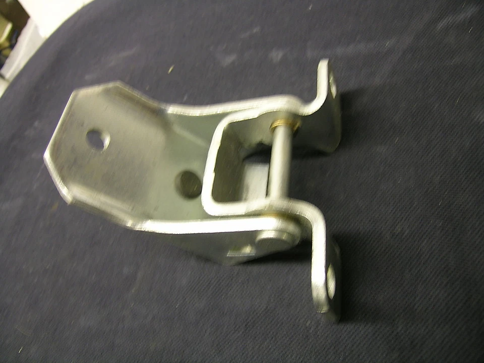NOS 1984 1985 1986 1987 1988 1989 FORD TEMPO LH OR RH UPPER DOOR HINGE - Image 2 of 3