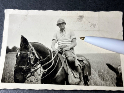 Orig. Foto Vormarsch nach Arcis-sur-Aube  2. WK französischer Stahlhelm