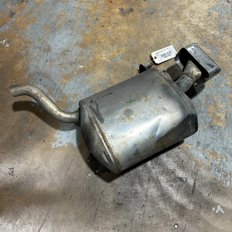 Silenciador trasero derecho sistema de escape Honda Accord 2018-2022 con punta cromada OEM Foto 2 de 4