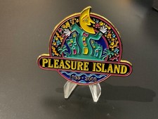 WALT DISNEY WORLD “PLEASURE ISLAN D”CHALLENGE COIN
