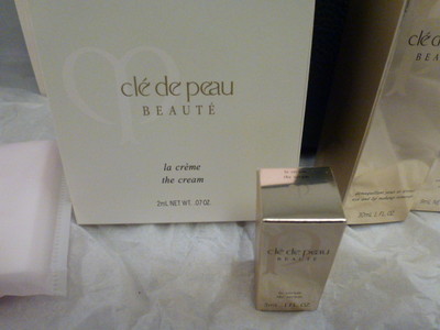 cle de peau BEAUTE GIFT SET 5 pcs and BAG | eBay