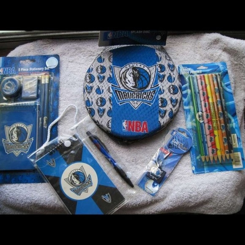NBA Dallas Mavericks Basketball Stationary Sets Notepad Pencils Phone Charm Disc