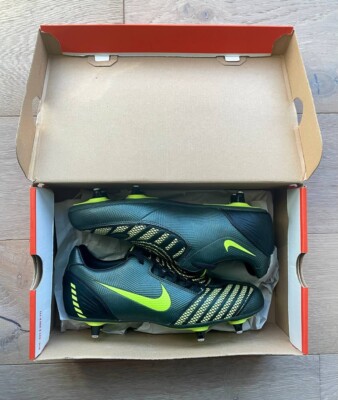 NEW 2008 Nike Total 90 Shoot ll 2 FG. Size 8US/7UK/41EUR. Art.318882-371