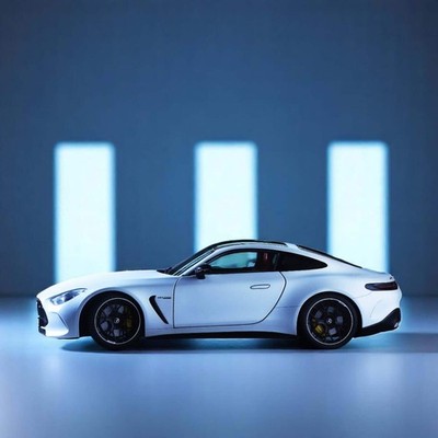 Mercedes-AMG GT 63 - 1:18 Modelcar - NZG Modelle
