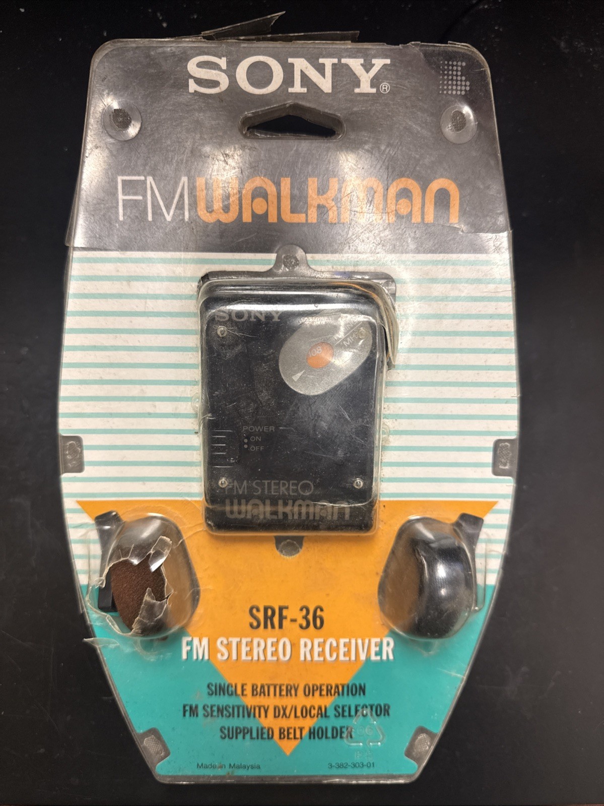 Sony Walkman SRF-36 FM Stereo Receiver Portable Radio Headph