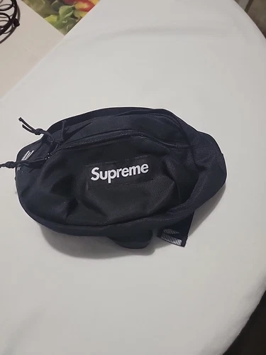 Sac taille SUPREME noir SS18 NEUF
