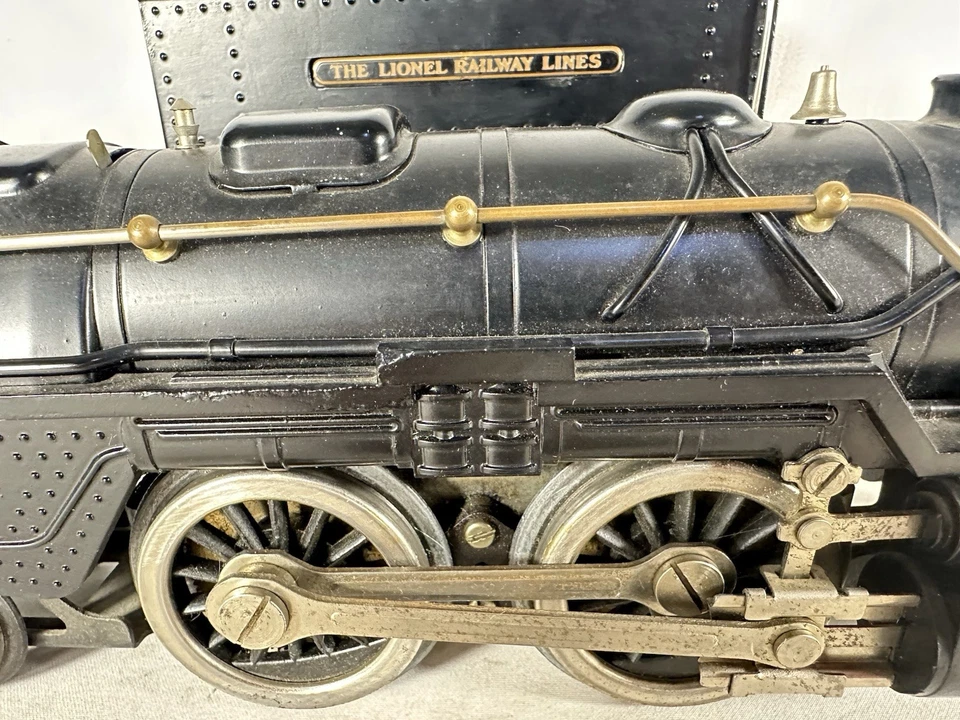 Beautifully Restored Lionel Original Postwar #1835E Loco and Tender in Black - Image 4 of 4