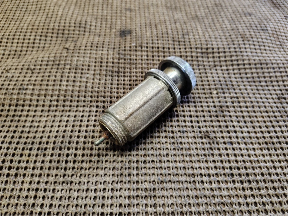 Isqueiro 1967 Oldsmobile Cutlass Supreme 442 F85 Vista Cruiser Dash - Imagem 4 de 4