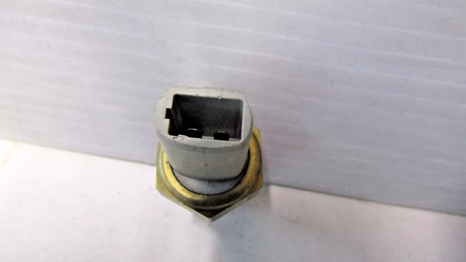 Interruptor de ventilador de refrigeración del motor TS158 estándar  Foto 2 de 4