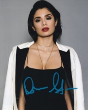 DIANE GUERRERO signed Autogramm 20x25cm DOOM PATROL in Person autograph COA