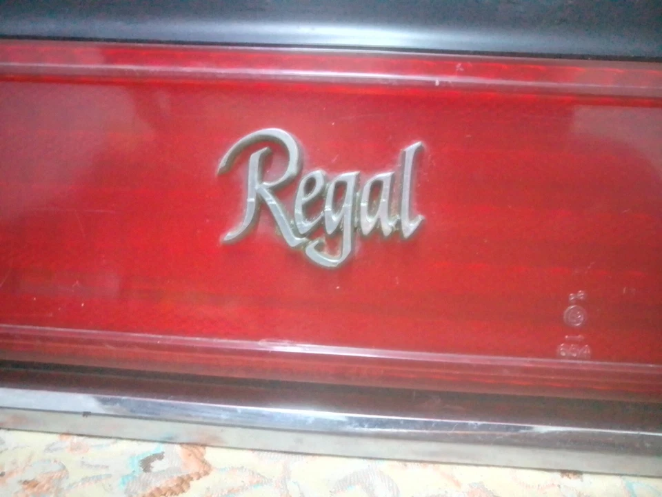 Buick Regal 1982-1983 Rh Tail Light Assembly - Image 3 of 4
