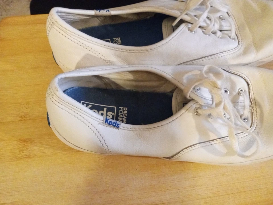 Keds de cuero blanco para dama talla 9,5 / $35 Foto 4 de 4