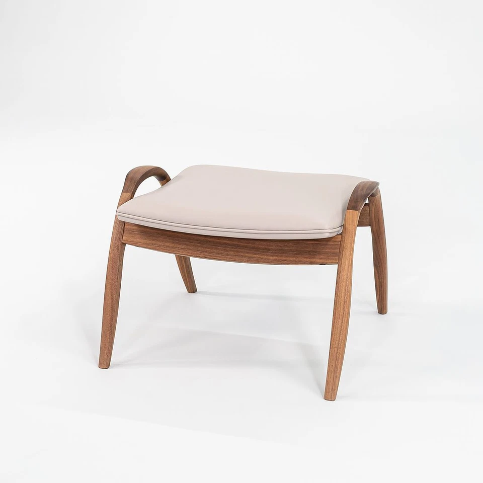 2021 FH430 Signature Foot Stool by Frits Henningsen for Carl Hansen in Walnut - Image 4 of 4