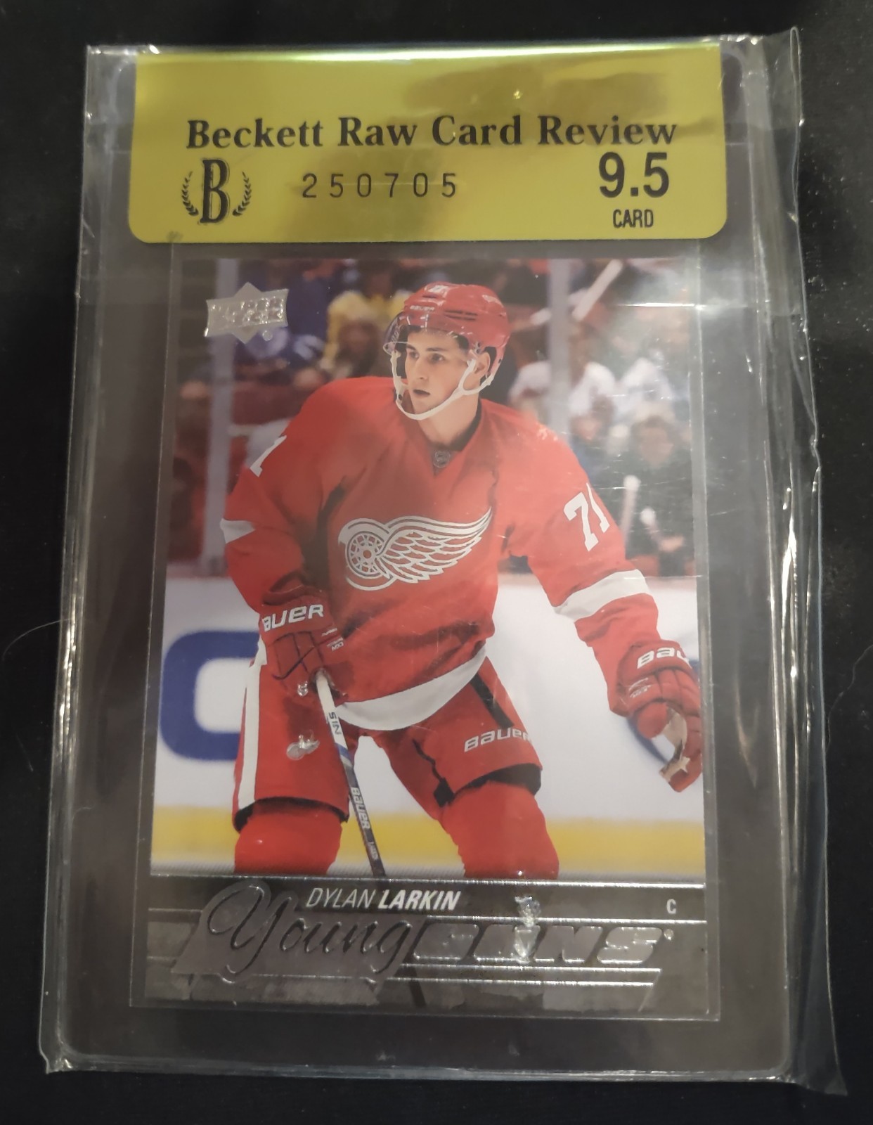 2015-16 Upper Deck - Young Guns Dylan Larkin #228 (RC) Beckett 9.5 Raw Grade