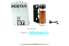 N MINT in BOX w/ Synchro Cord Pentax Hot Shoe Wood Hand Grip for 67 67II JAPAN